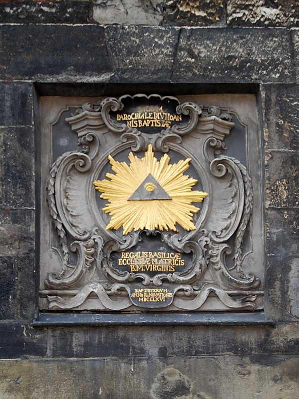 Symbol am Aachener Dom: Allsehendes Auge