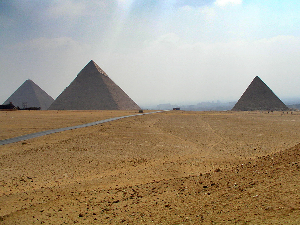 3 Pyramiden