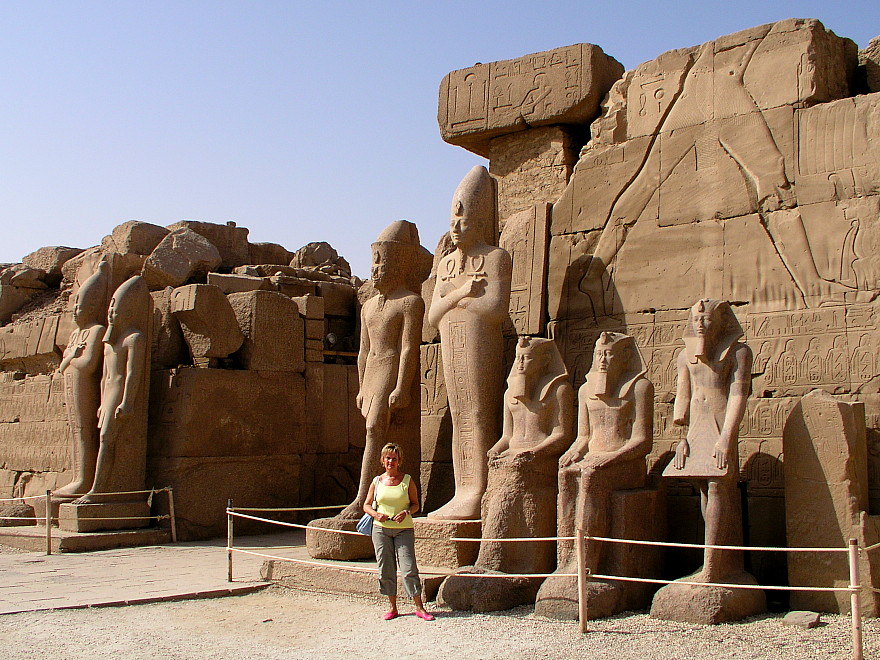Figuren im Karnak-Tempel