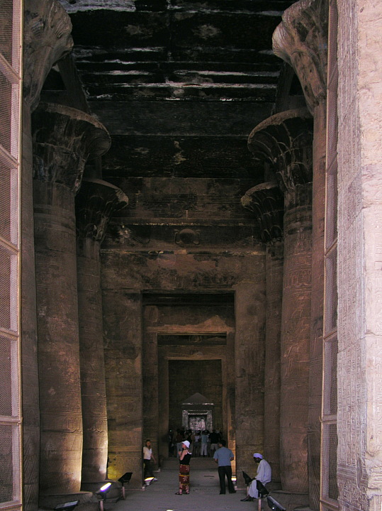 12-Säulensaal Esna