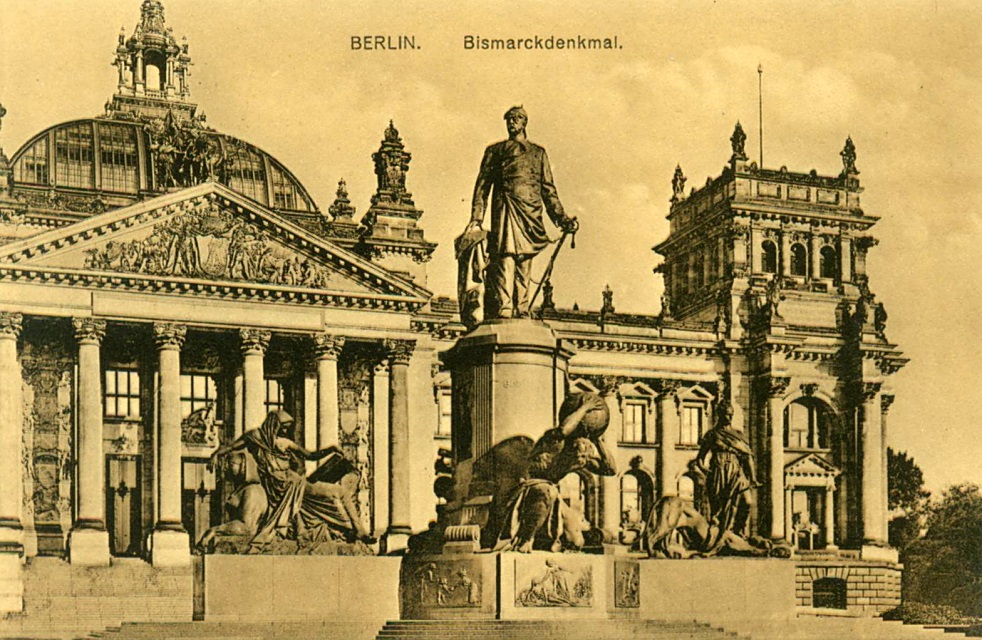 Berlin: Reichstag und Bismarckdenkmal