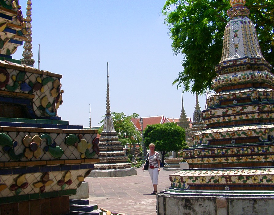 Chedis im Wat Pho