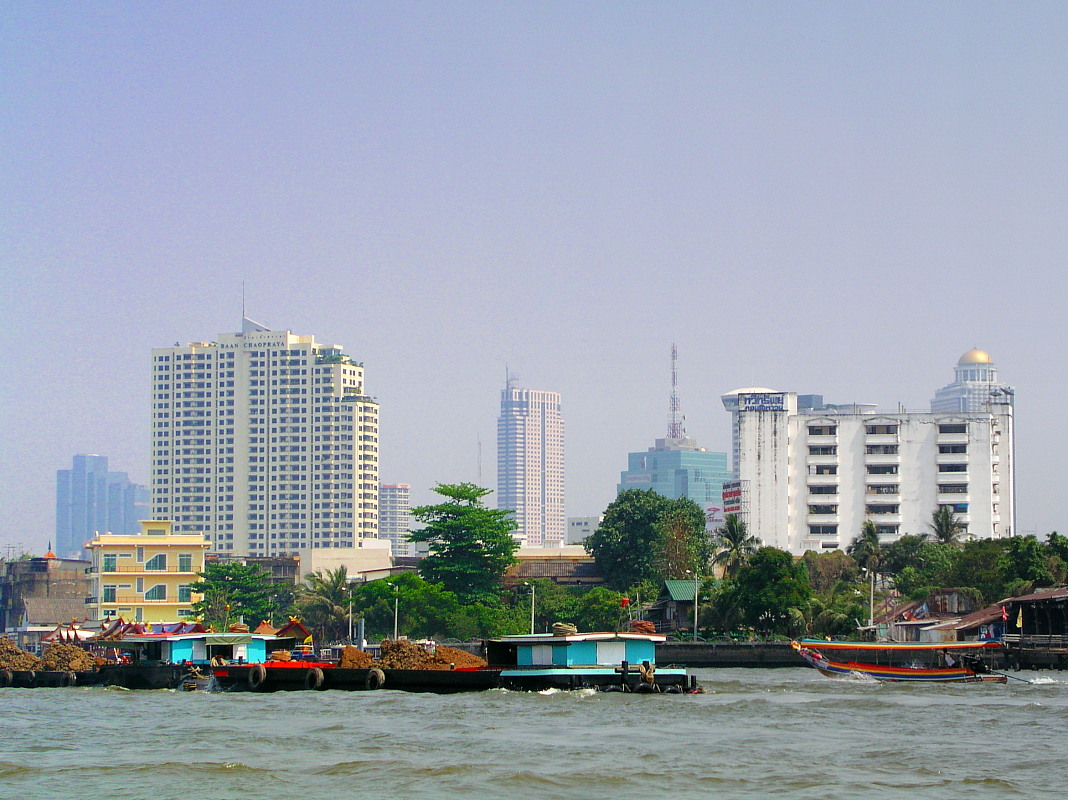 Fluss: wichtige Verkehrsader Bangkoks