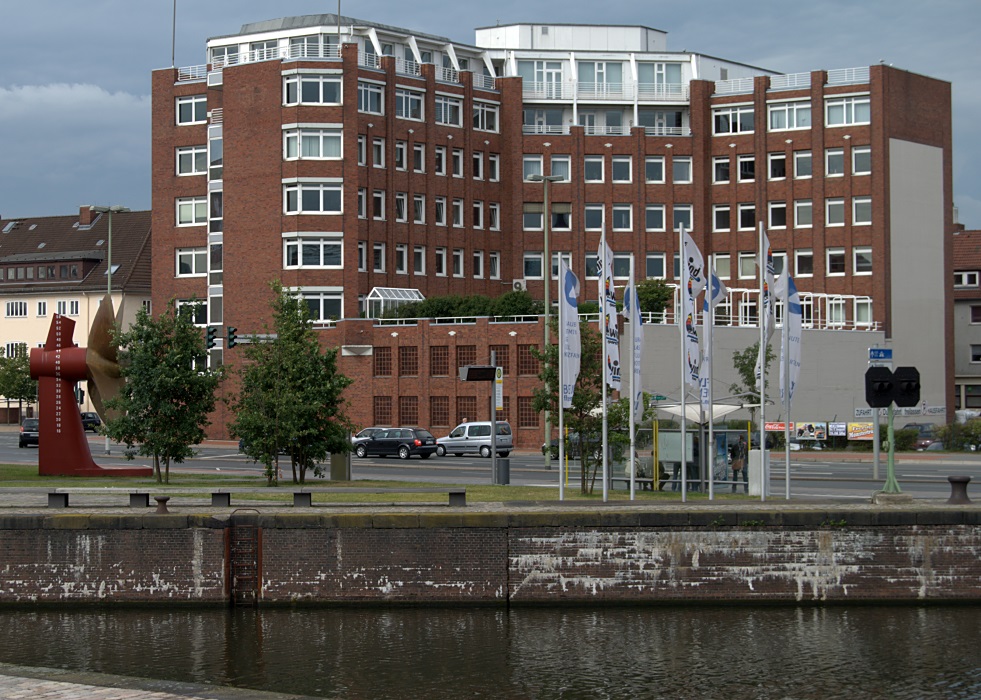 Bremerhaven: Bankhaus Neelmeyer und Schiffsschraube