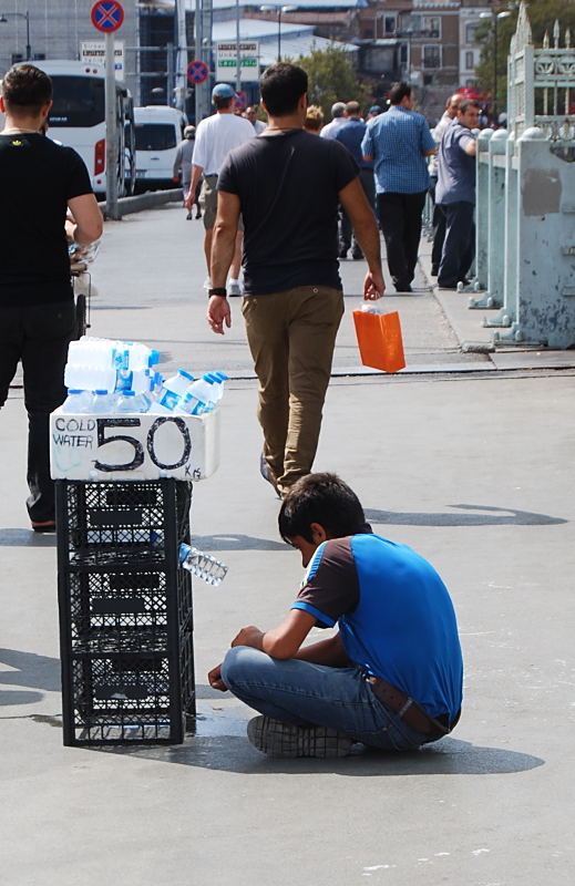 Wasserverkäufer auf der Galata-Brücke