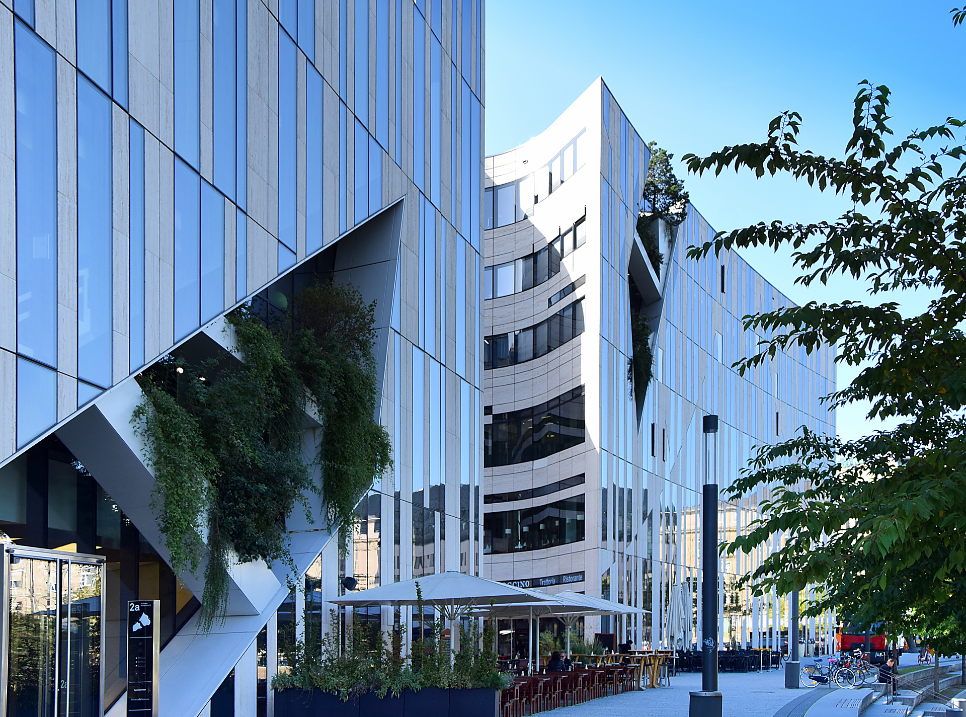 Libeskind-Architektur am Kö-Bogen