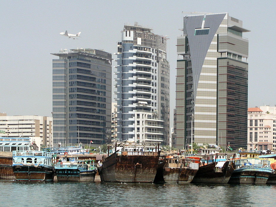 Luft- und Schiffsverkehr in Dubai