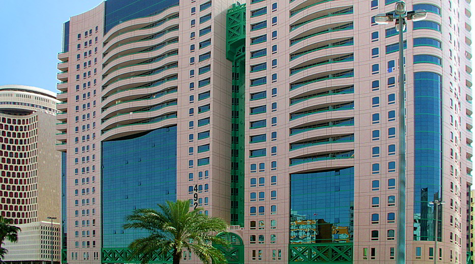 Sehenswerte Fassaden an Gebäuden nördlich des Dubai-Creek