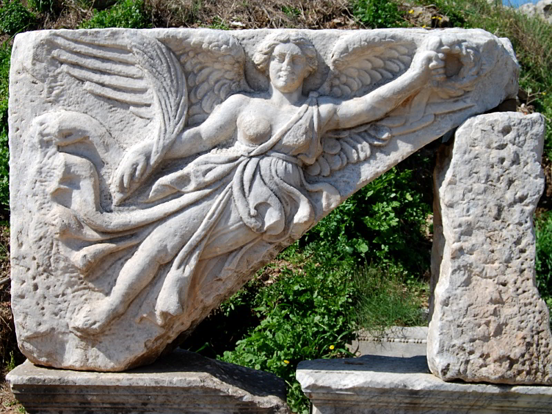 Göttin Nike, Steinplatte in Ephesos