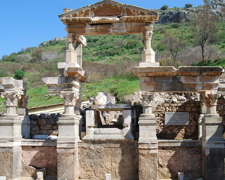 Trajansbrunnen in Ephesos