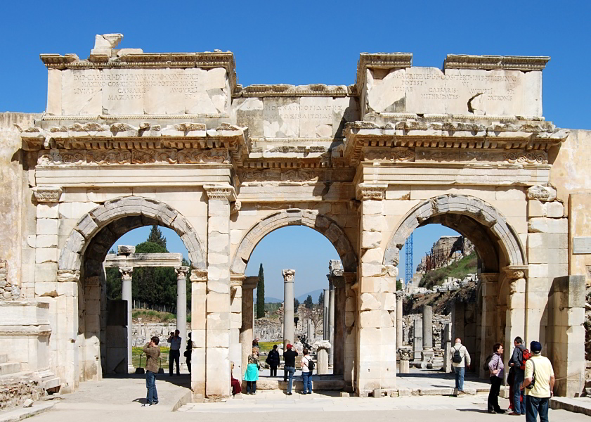 Das Südtor zur Agora von Ephesos