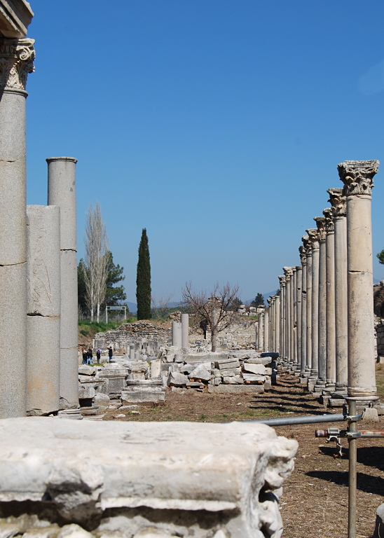 Kollonade an der Handelsagora von Ephesos