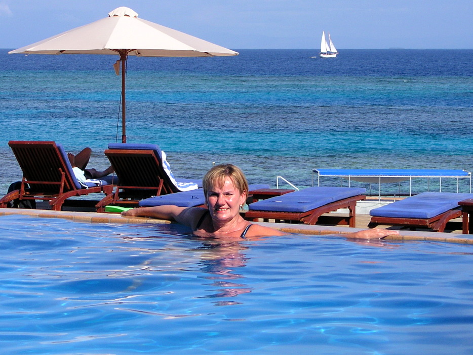Relax: Matamanoa Pool, Fiji
