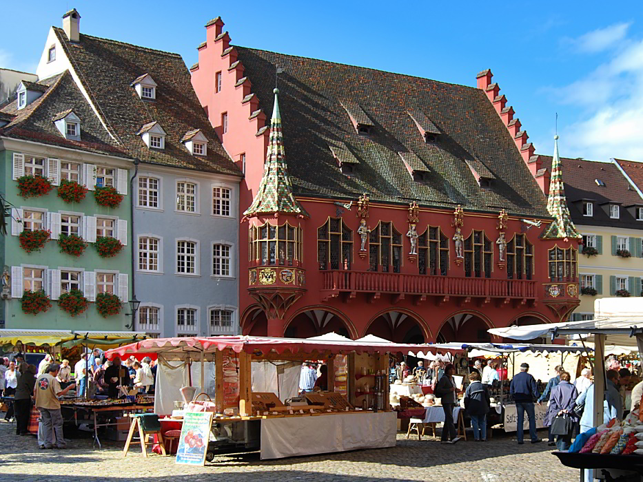 Markt auf dem Münsterplatz in Freiburg
