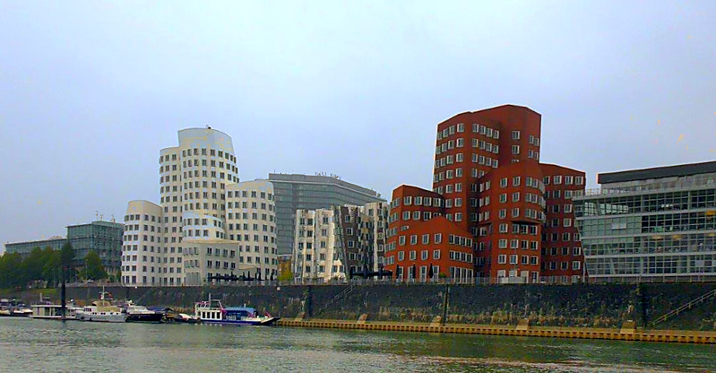 Die schiefen Häuser in Düsseldorf