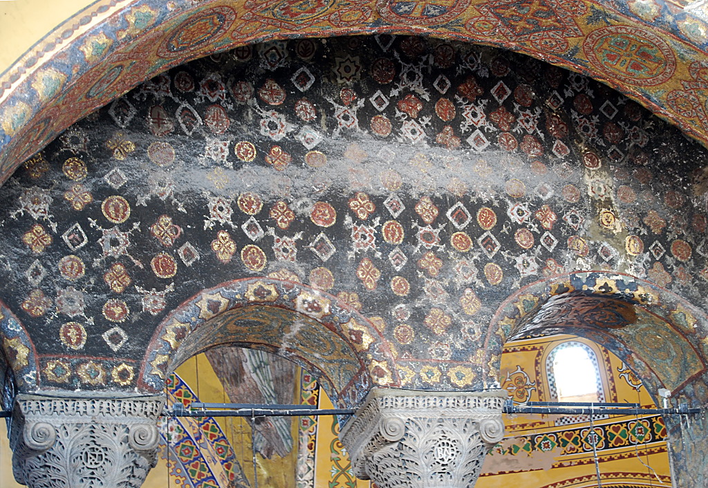 Bögen mit geometrischen Mustern in der Hagia Sophia