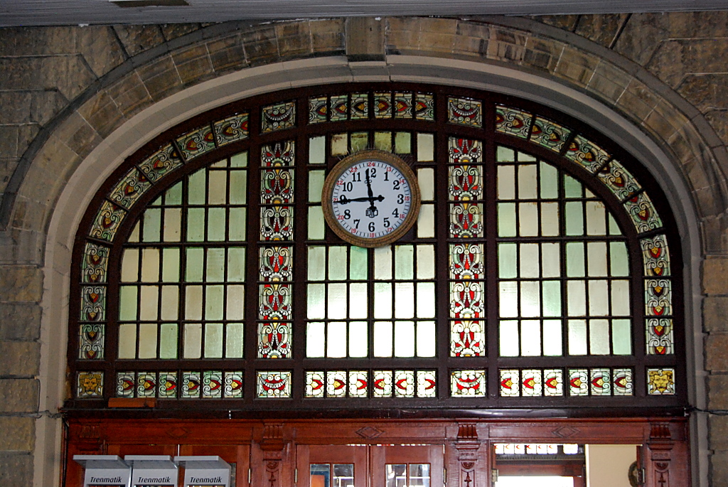 Verglasung im Bahnhof Haydarpaşa