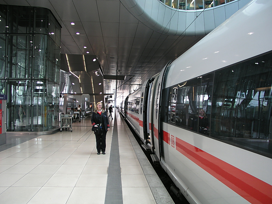ICE-Zug, Frankfurt-Flughafen Fernbahnhof