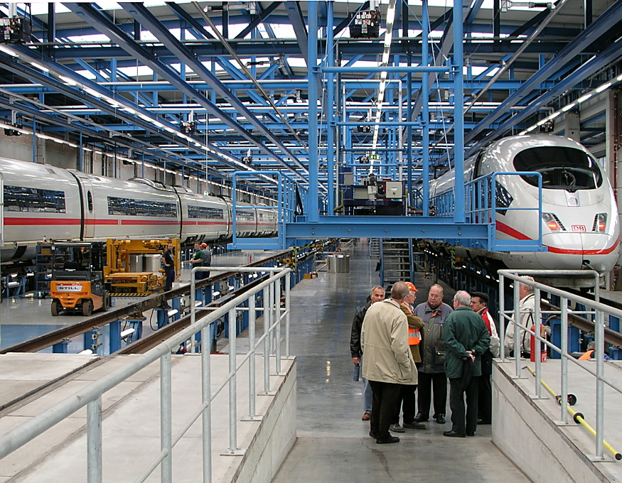 ICE-Züge in der Werkstatt Dortmund