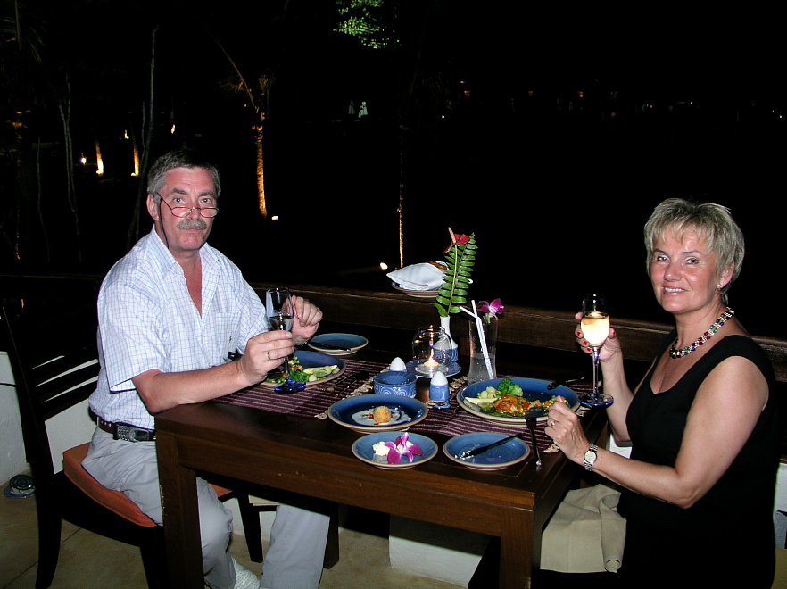 Dinner im Coralia Magic Lagoon, Khao Lak 2004