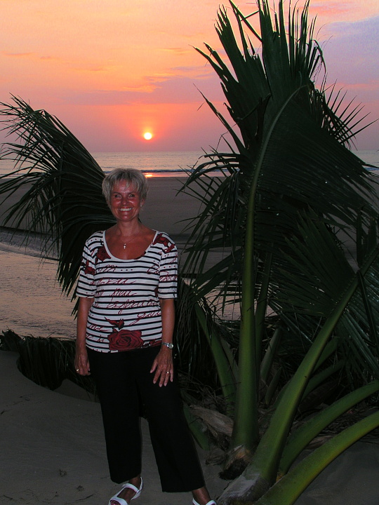 Sunset am Strand von Khao Lak, Thailand