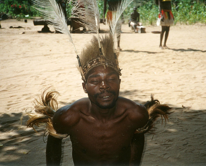 Mann in Trance. Ukunda, Kenia