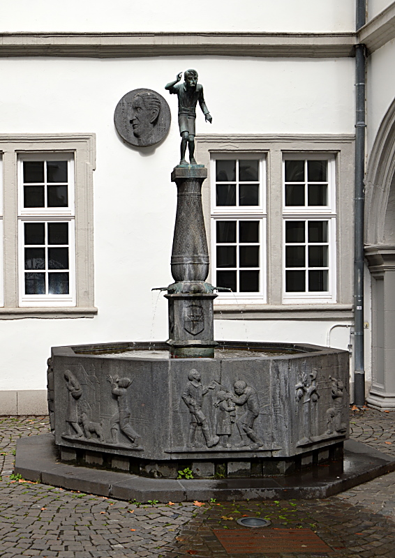Schängelbrunnen am Willi-Hörter-Platz