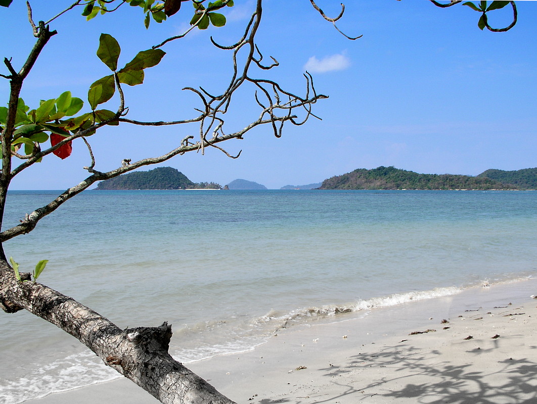 Strand an der Westküste von Koh Mak