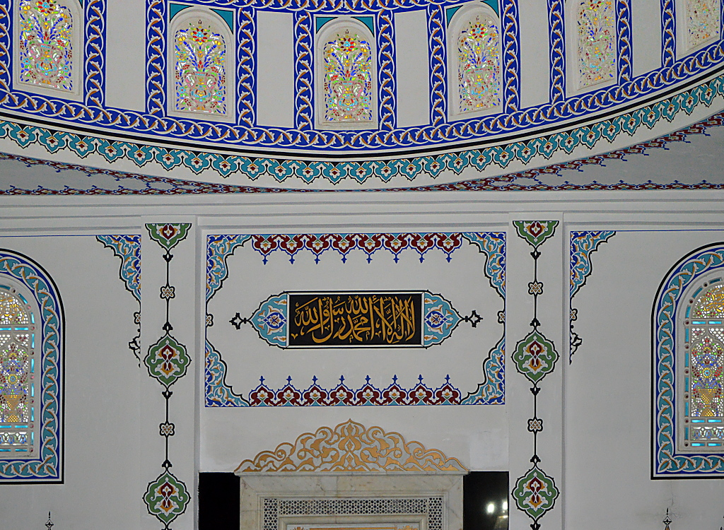 Wandschmuck in der Bacoglu-Moschee