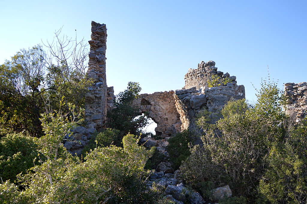 Reste eines Turms in Hamaxia