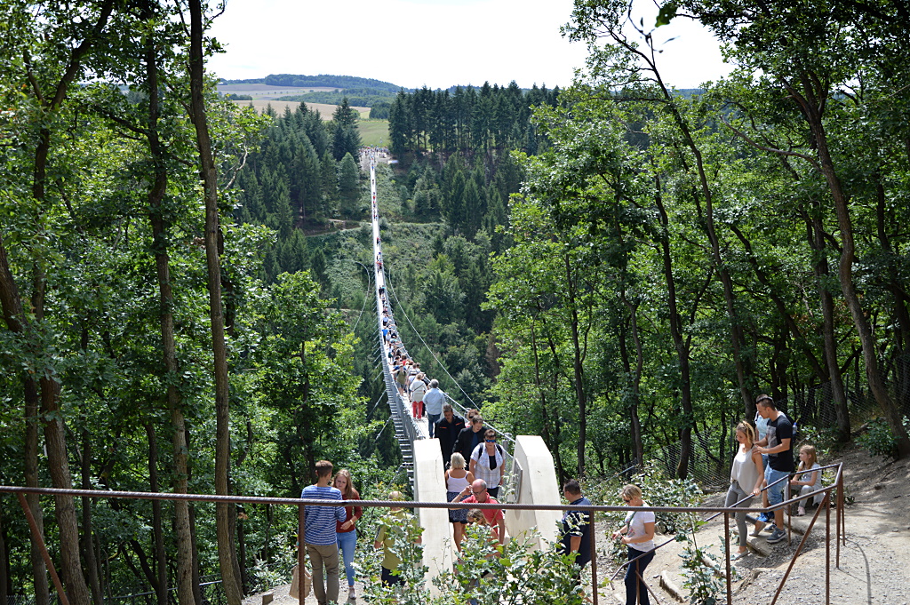 360 m lang ist die Hängeseilbrücke Geierlay