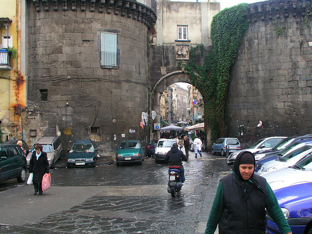 Porta Nolana, Napoli