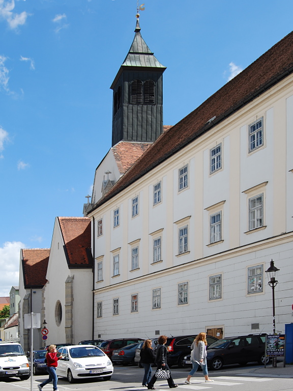 Wiener Neustadt, Neukloster