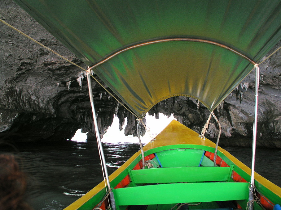 Phang Nga hat viele Kalksteinhöhlen.