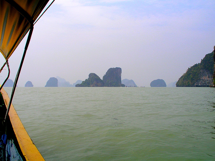 Eine Bootsfahrt durch die Phangnga-Inselwelt lohnt sich.