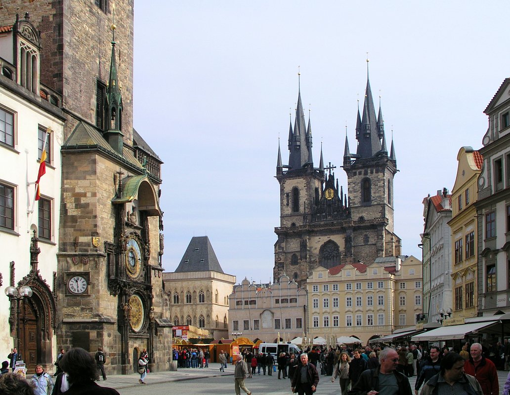 Rathaus und Teynkirche, Prag