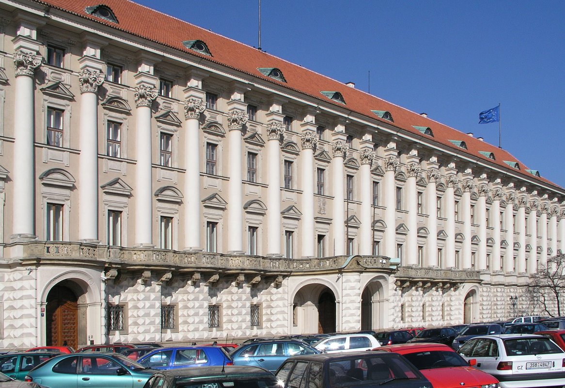 Palais Czernin, Prag