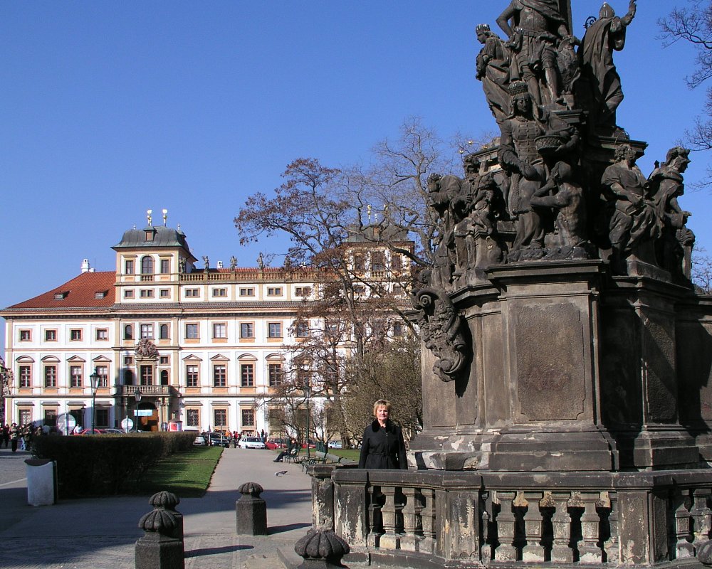 Prag: Palais Toskana, Mariensäule