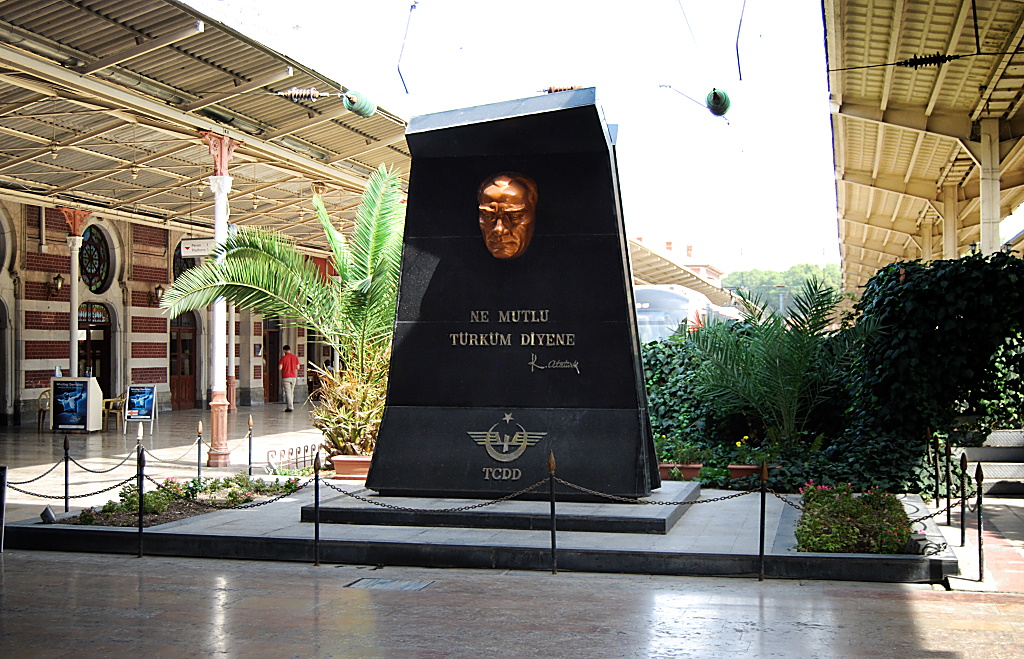 Atatürk-Denkmal in Sirkeci