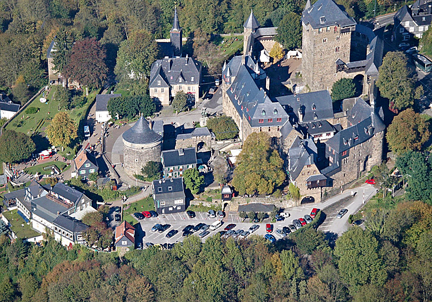 Luftbild Schloss Burg, Solingen