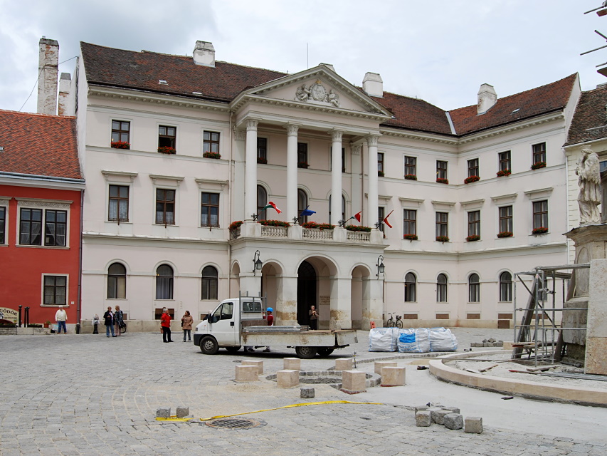 Sopron, Hauptplatz, Komitatshaus