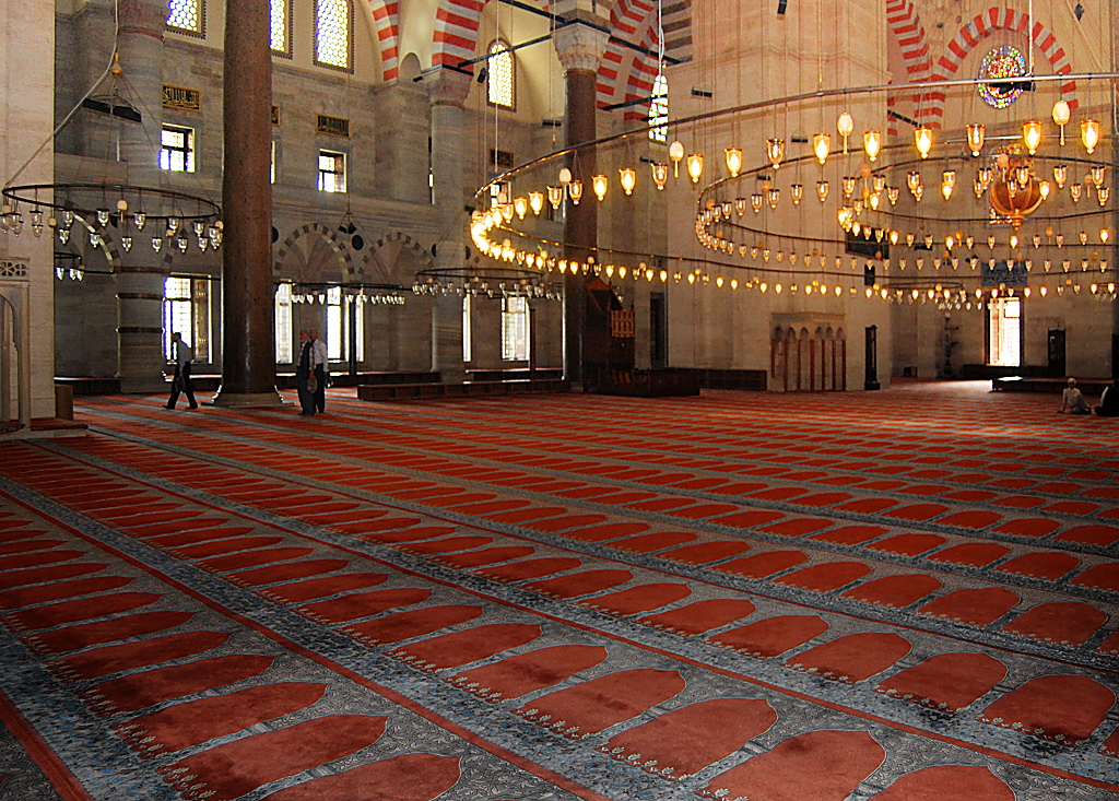 Der Gebetsraum der Moschee