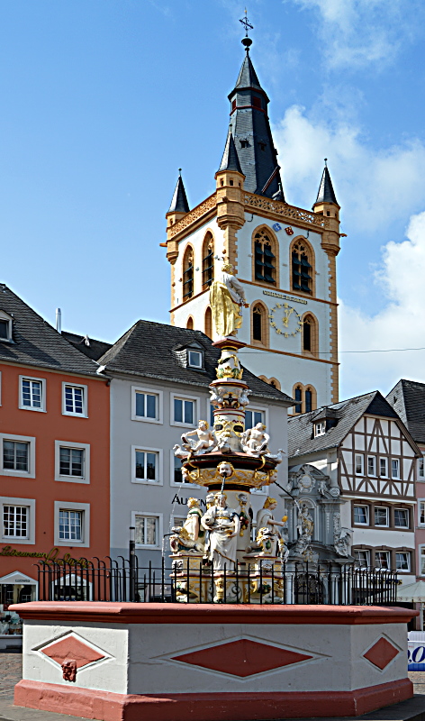 Der Petrusbrunnen in Trier
