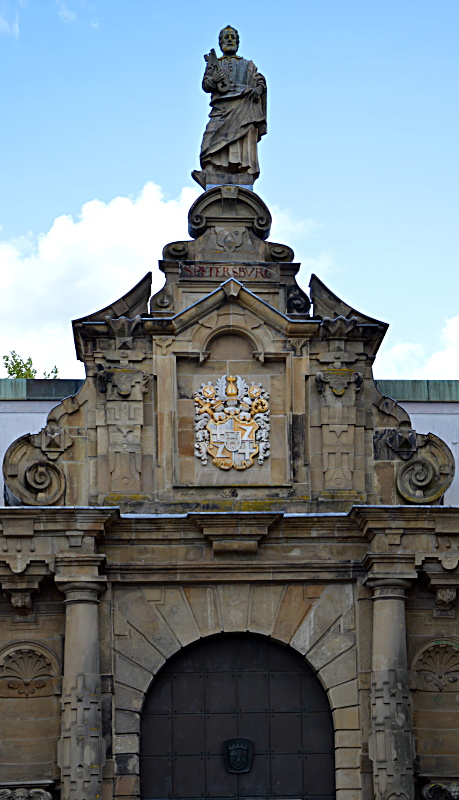 Petersburg Portal, Trier