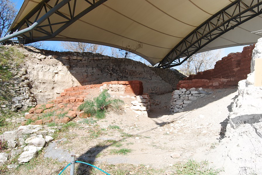 Schutzdach für die Burgmauer von Troja, Troia