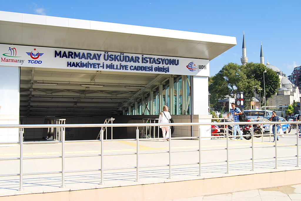 Marmaray-Zugang in Üsküdar