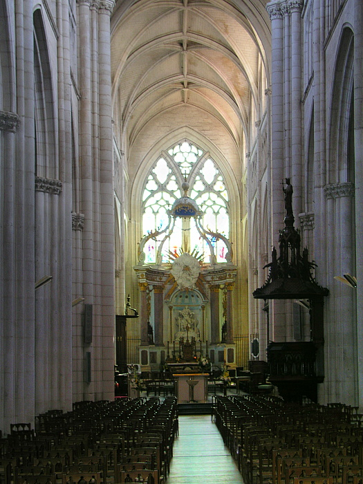 Innenraum Kathedrale von Lucon