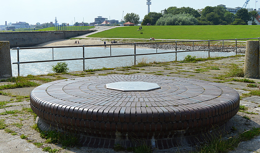 Gedenkstein für die Namensgebung von Wilhelmshaven