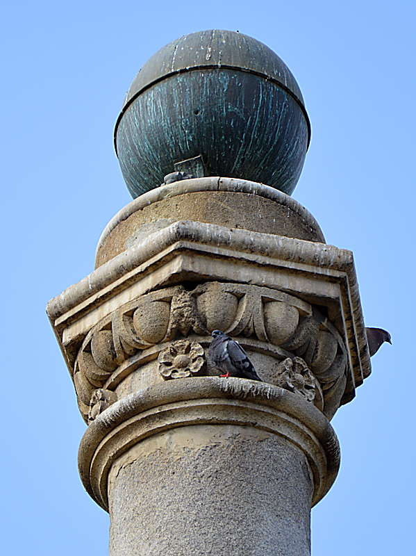 Erdkugel auf der Venezianischen Säule in Nikosia