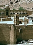 Friedliche Koexistenz auf der Halbinsel Sinai: Innenhof mit Kirchturm und Moschee